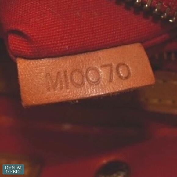 Louis Vuitton Reade PM Vernis Red Monogram Patent Leather Tote Bag Authentic - Picture 15 of 16